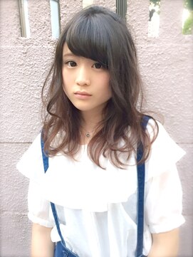 ミュリール(MiULiiR) 外国人風バレイヤージュアッシュ×スイートミデ