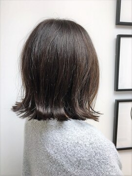 ファミリア(familiar) 今どき外ハネBob