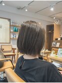 オリーブグレージュ/くびれボブ/レイヤーボブ/赤み消し