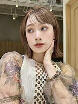 ノイ(noi)&nbsp;顔周りレイヤーカットくびれヘアミルクティーベージュカラー