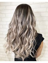 エル(L by truecreation)&nbsp;ブリーチ/春日部/ダブルカラー/学割U24/顔周り/ハイトーン/韓国