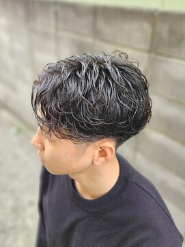 アンドザバダス(&THE BADASS) ツーブロック×アイロンパーマ