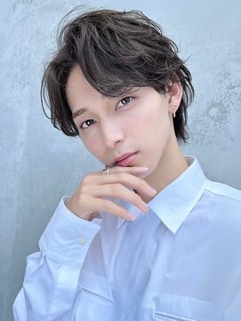 オグジュアリー 表参道(aux.) 30代似合わせカットアップバングセンターパートニュアンスパーマ