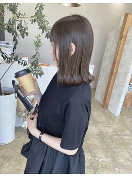 ニド(2do) 外ハネミディ&スモーキーベージュ