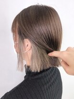 アイティーバイアルバム 松戸店(IT by ALBUM)&nbsp;グレージュインナーカラー切りっぱなしホブ_ba325441