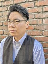 ロミーオム 本厚木(ROMMY. Homme)&nbsp;刈り上げツイストスパイラルパーマ無造作アップバングメンズヘア