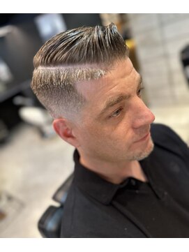 フランクスバーバー アンド ビアークラブ(FRANK'S BARBER and BEER CLUB) サイドパート