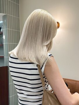 ホワイトブロンドロブ