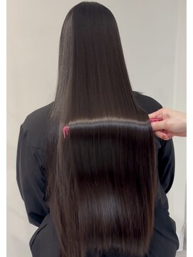 アーバン(URBAN.) 【髪質改善ストレート】KANAKO