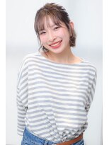 リット(Litt)&nbsp;ラベージュカラーハーフアップアレンジ