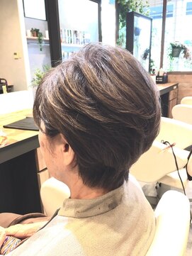 ブラン(Blanc) 根元ふんわりプショートスタイル