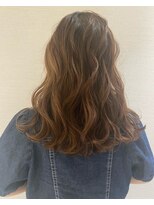 ヘアーサロン TLP 巻き髪スタイル