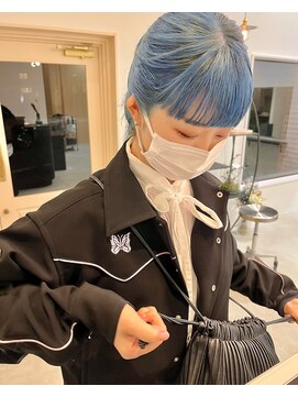 タウ(tau) blue hair