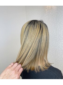 ヘアーアンドメイク ドレス(DRESS) シャドールーツ