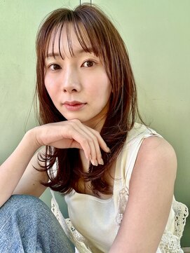 プランツヘアー 透け感カラーミディアムレイヤーカット