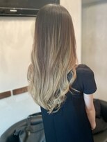 エルア(elua) 大人可愛いグラデーションカラー外国人風ウェーブ6Dエクステ