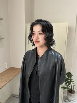 キチ(kici) 切りっぱなし強めボブパーマ