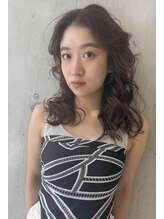 バロンフェム(baLon.fem) 【Stylist 本田愛】大人ガーリーなニュアンスウェーブ スタイル