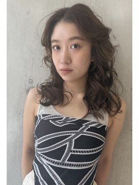 バロンフェム(baLon.fem) 【Stylist 本田愛】大人ガーリーなニュアンスウェーブ スタイル