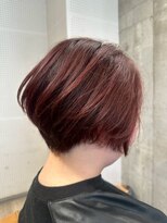ヘアーアンドメイク ファット(Hair&Make PHAT)&nbsp;透明感チェリーレッド小顔コンパクトショート前下がりひし型ボブ