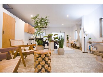 ハンドユー(HAND.U)の写真/最初から最後までマンツーマン施術◎少人数サロンの落ち着いた空間でゆったり贅沢なひと時を[元町駅]