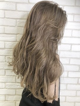 ディーバ 横浜(D.I.E.V.A) 20代30代40代大人可愛いグレージュ艶髪フェミニンロングレイヤー