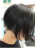 チラ見え前下がりボブ