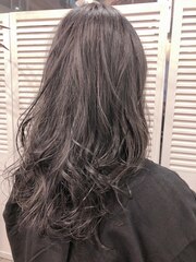 巻き髪 × ダブルカラーオングレー