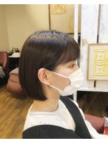 ウィーク 梅田(UiiC)&nbsp;スタイリング楽ちん時短ミニボブヘア/グレージュ/ uiic 中平鮎歌