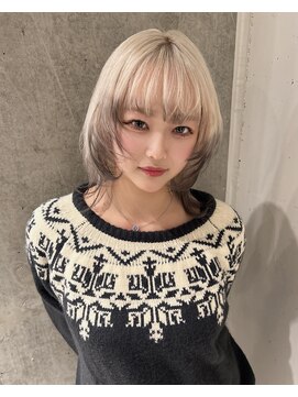 モニカ(MONIQA) ホワイトベージュ