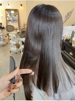ヴィッカ ヘアーアンドメイク(vikka. hair and make)の写真/パサつきやうねり・クセが気になる方必見★オイルストレートで毛先まで潤うなめらかなストレートヘアに♪