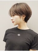 前髪あり小顔くせ毛カバーベージュカラー丸みショートボブヘア 