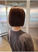冬の美人見せ◎前下がりストレートボブ