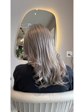 シキ(SHIKI) プラチナグレージュ