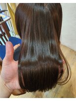 バグスドゥア(Bagus dua)&nbsp;トリートメントで髪を収める2.21ダークアッシュ