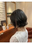 立体的なウェーブとくびれが魅力のボブ【415スタイル】