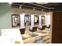 一人のスタイリストが、はじめから終わりまで担当してお客様もとても居心地のいいサロン！