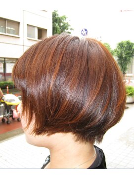 ヴォーグ トレス(VOGUE tres) ショートボブ●