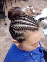 トゥエンティーフォー(24)&nbsp;コーンロウ×お団子スタイル