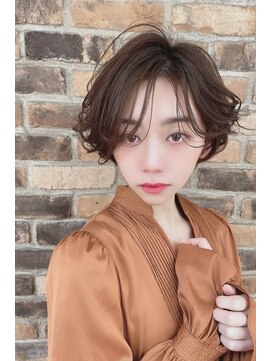 クーエフー(coo et fuu) 前髪長めのフリンジウェーブのショート♪ココアブラウンカラー沢