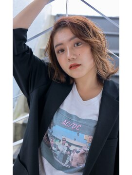 スリーアン(THREE ann.) 20代30代40代小顔ふんわりくびれ無造作カールAラインセミディ