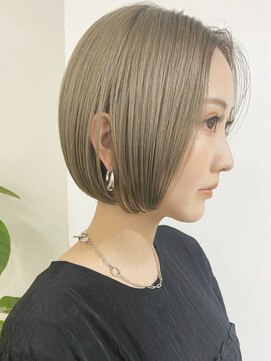 サンク 原宿 表参道(cinq) ハイトーンベージュ ミニボブ イルミナカラー 20代