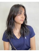 メロウ(MELLOW)&nbsp;カーテンバング・レイヤーミディアム・アッシュカラー・表参道