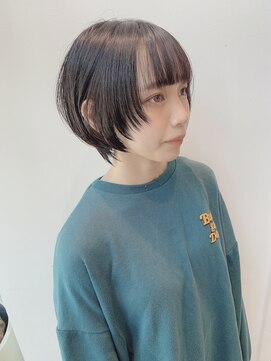 ステア ケース(stair case) 大人かわいい黒髪マッシュショートボブ