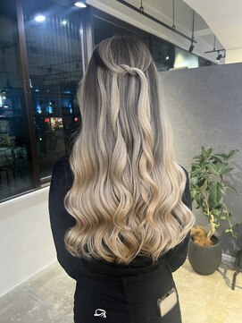 メリー オオサカ(Merly Osaka) 数ヶ月放置可能！バレイヤージュ_smoky white ash_