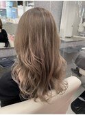 ケアブリーチ◎ロングヘアのミルクティーベージュ/ダブルカラー
