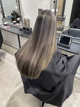 キング 高槻(K!ng) ホワイトハイライト