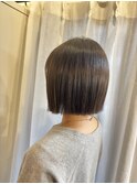 やわらかいグレージュ