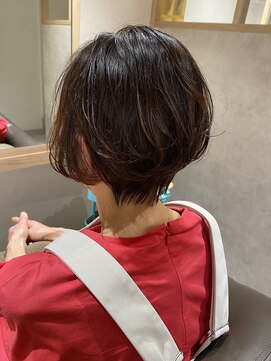ナトゥーラ 本山店(Natura) カットで作る立体感◎大人可愛いキレイめスッキリショート
