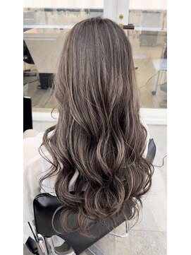 グロウ 渋谷(grow) ☆grow渋谷☆細めコントラスト×グレー系ハイライト